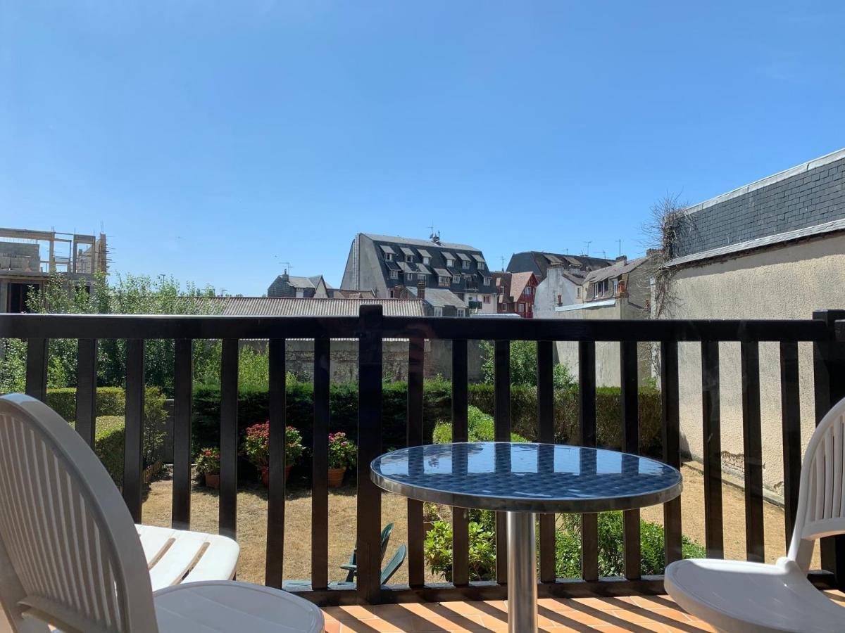 Cosy T2 Terrasse Sud - Centre Deauville Et Hippodrome Exterior foto